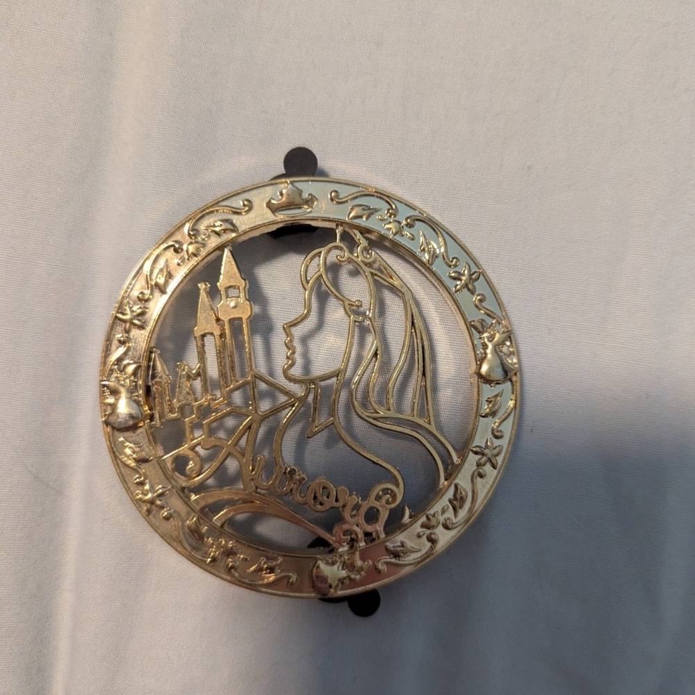 Disney Gold Princess Aurora Silhouette Jumbo Pin LE400